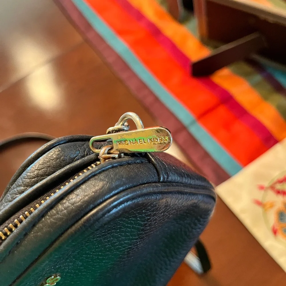 Crossbody Michael Kora Purse - Picture 2 of 5